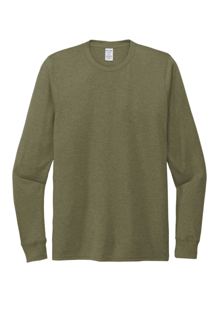 Green long-sleeve crew neck t-shirt.